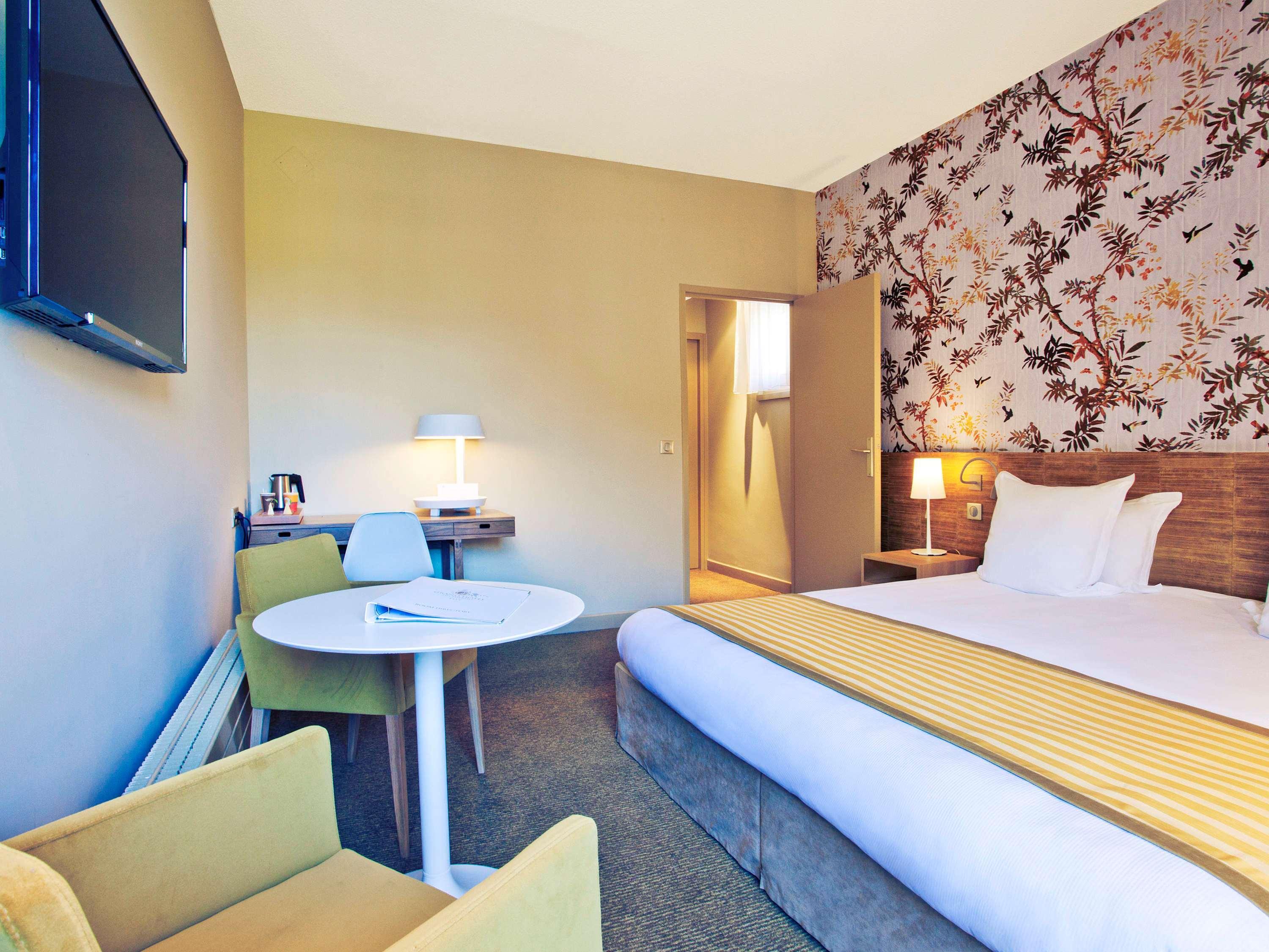 Mercure Brides Les Bains Grand Hôtel des Thermes Exterior foto