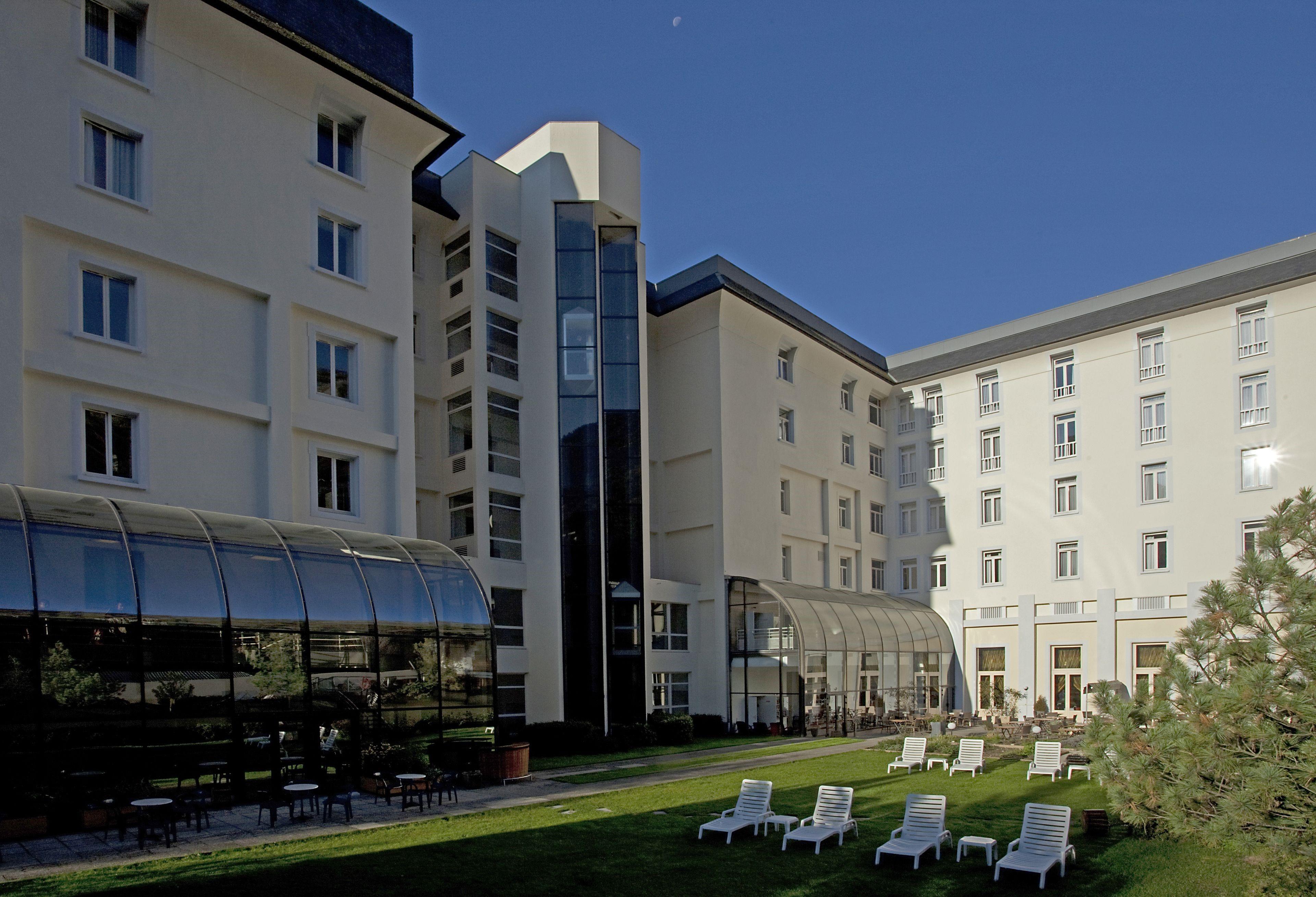 Mercure Brides Les Bains Grand Hôtel des Thermes Exterior foto