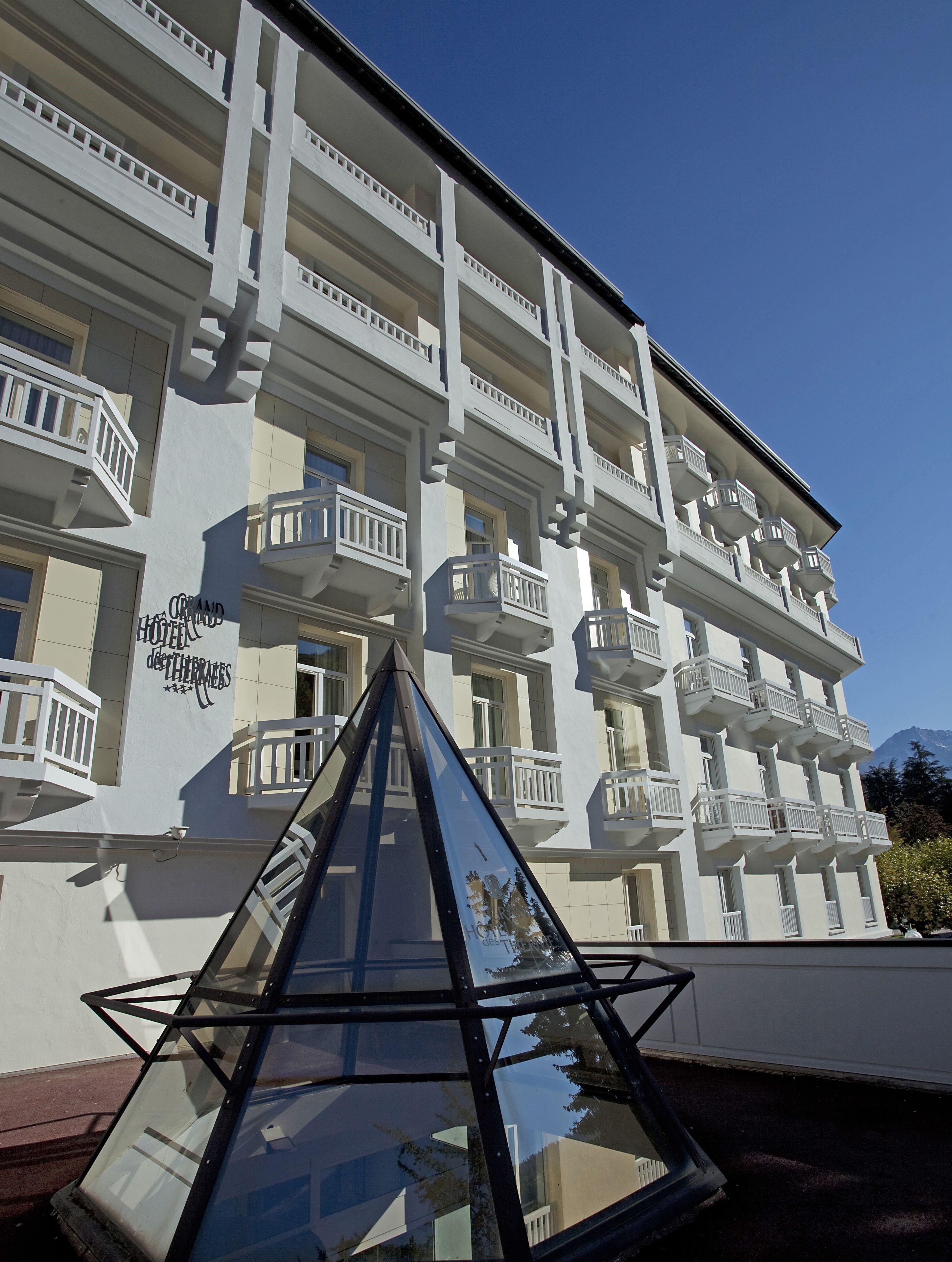 Mercure Brides Les Bains Grand Hôtel des Thermes Exterior foto