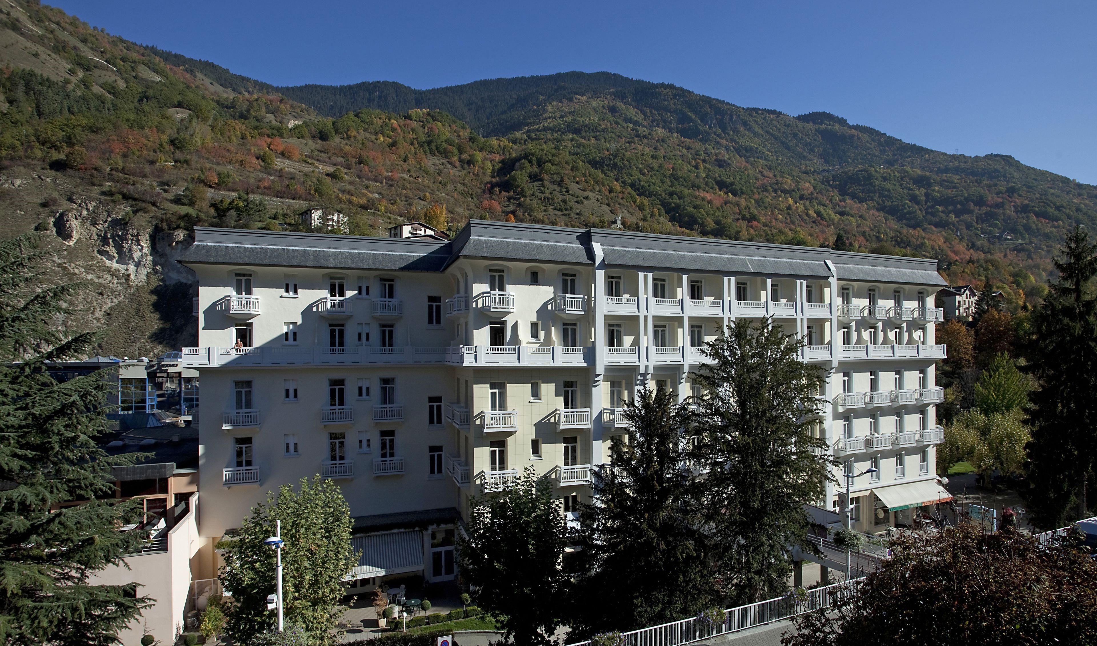 Mercure Brides Les Bains Grand Hôtel des Thermes Exterior foto