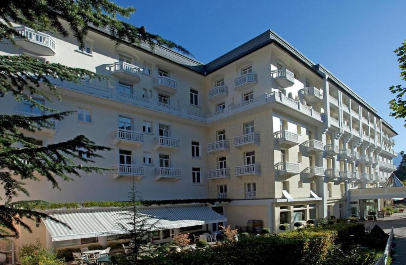 Mercure Brides Les Bains Grand Hôtel des Thermes Exterior foto